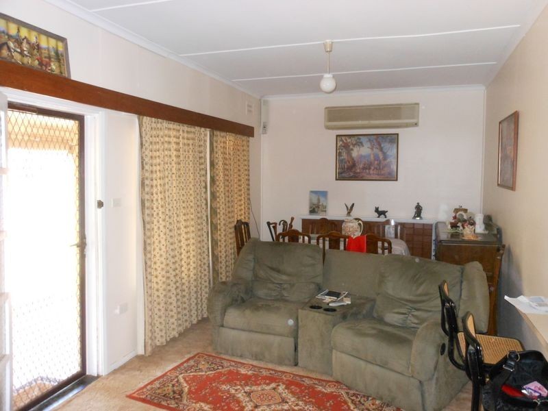 69 Allanan Street, Young NSW 2594