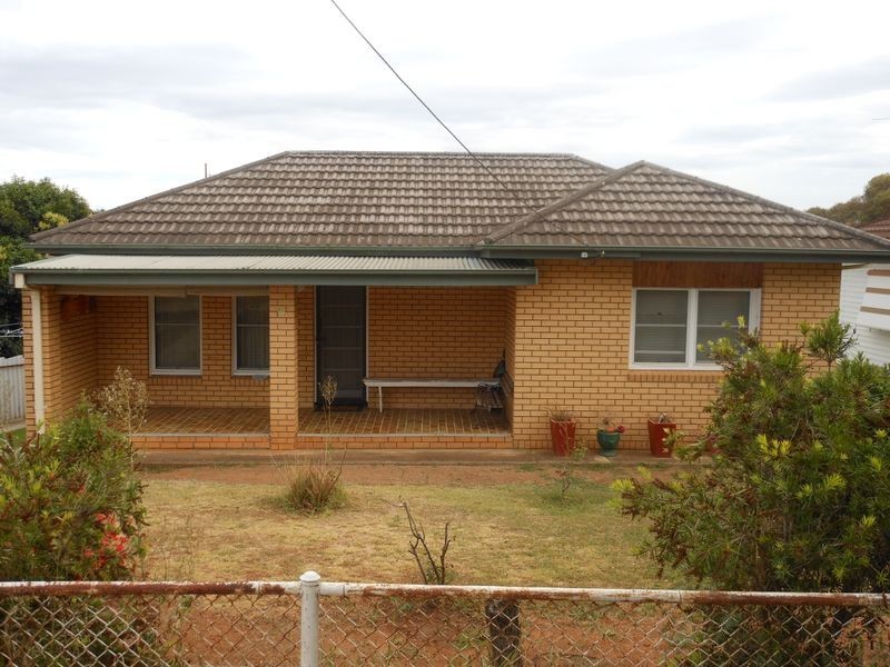 69 Allanan Street, Young NSW 2594