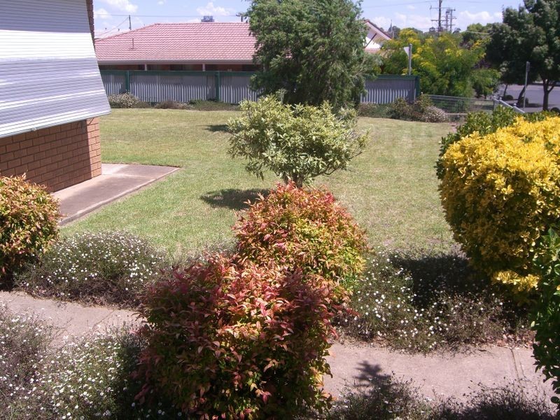 16 Clarke Street, Young NSW 2594