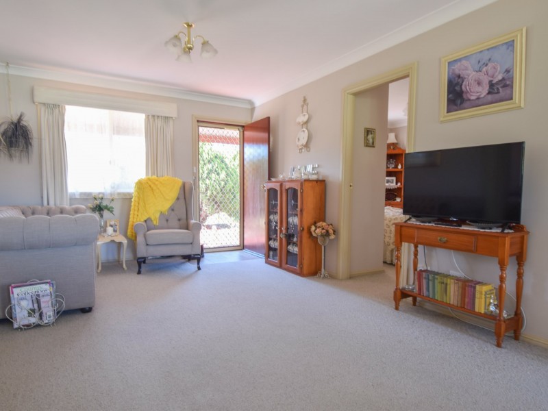36 Demondrille Street, Young NSW 2594