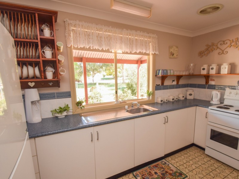 36 Demondrille Street, Young NSW 2594