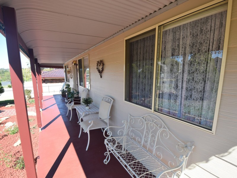 36 Demondrille Street, Young NSW 2594