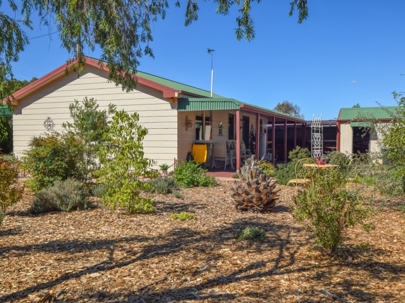 36 Demondrille Street, Young NSW 2594