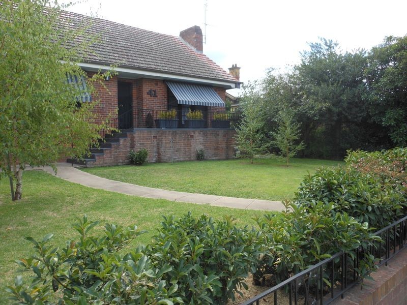 41 Wombat St, Young NSW 2594