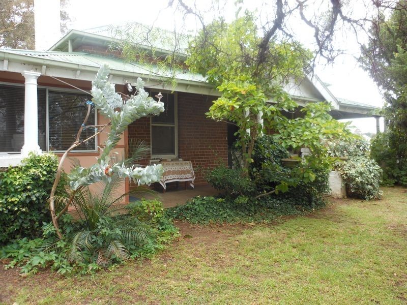 115 Edwards Street, Young NSW 2594