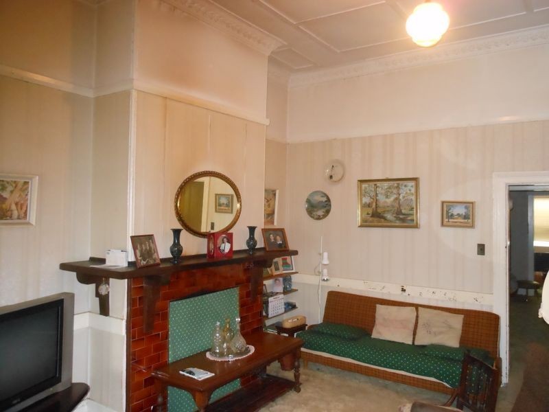 115 Edwards Street, Young NSW 2594