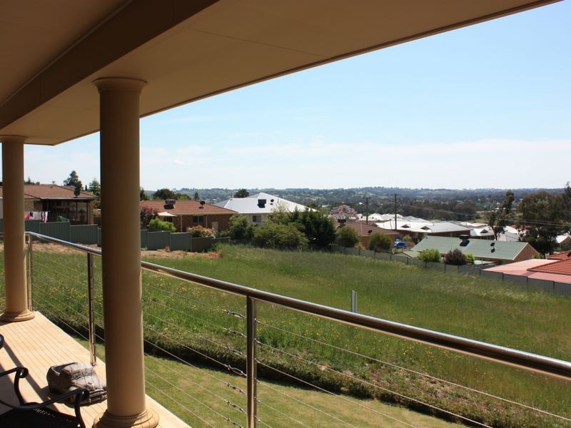 5 Chantilly Place, Young NSW 2594