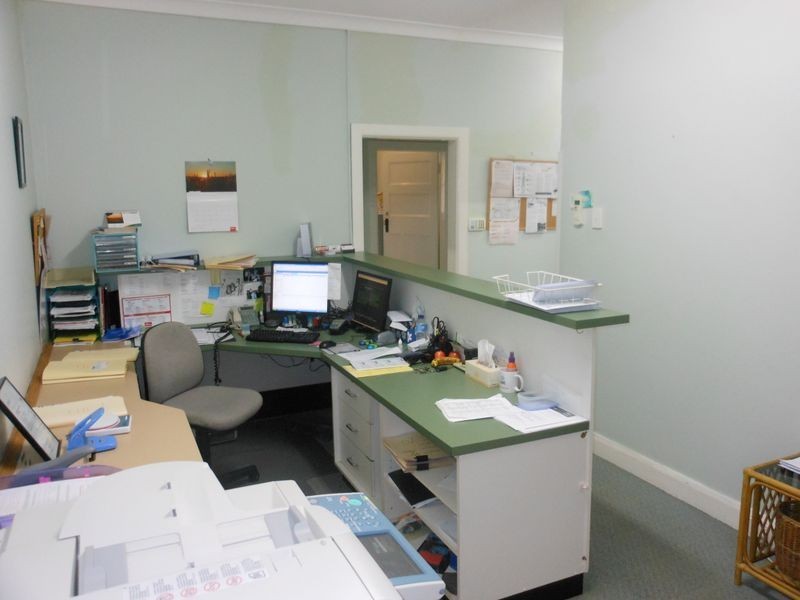 9 Boorowa Street, Young NSW 2594