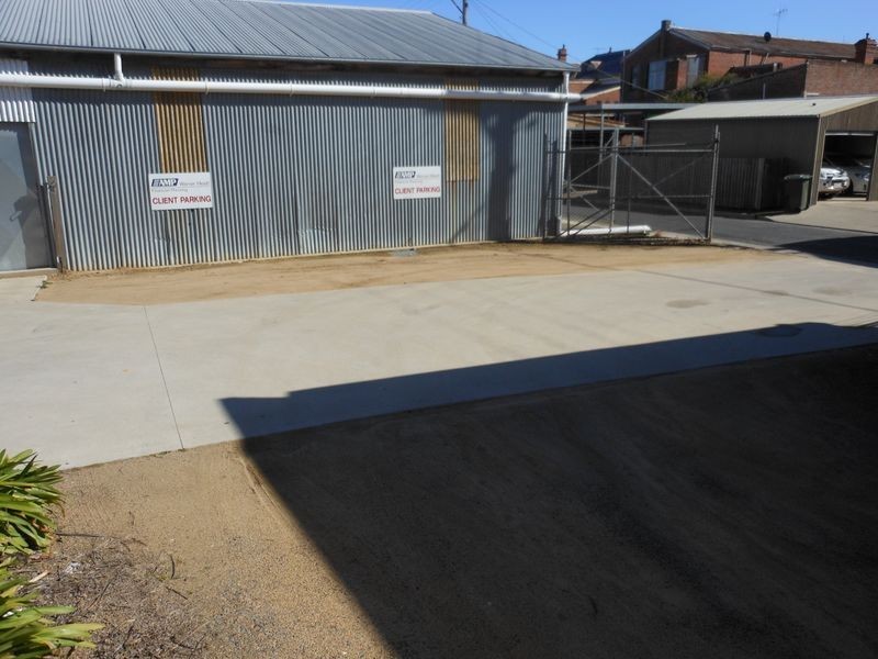 71 Lynch St, Young NSW 2594