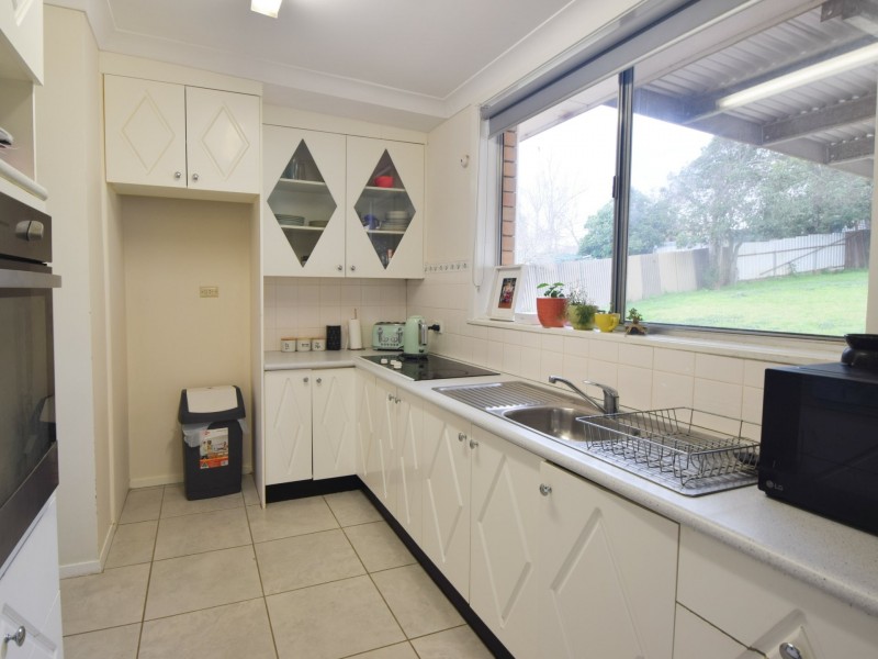 6 Milong Street, Young NSW 2594