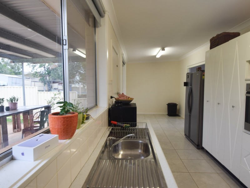 6 Milong Street, Young NSW 2594