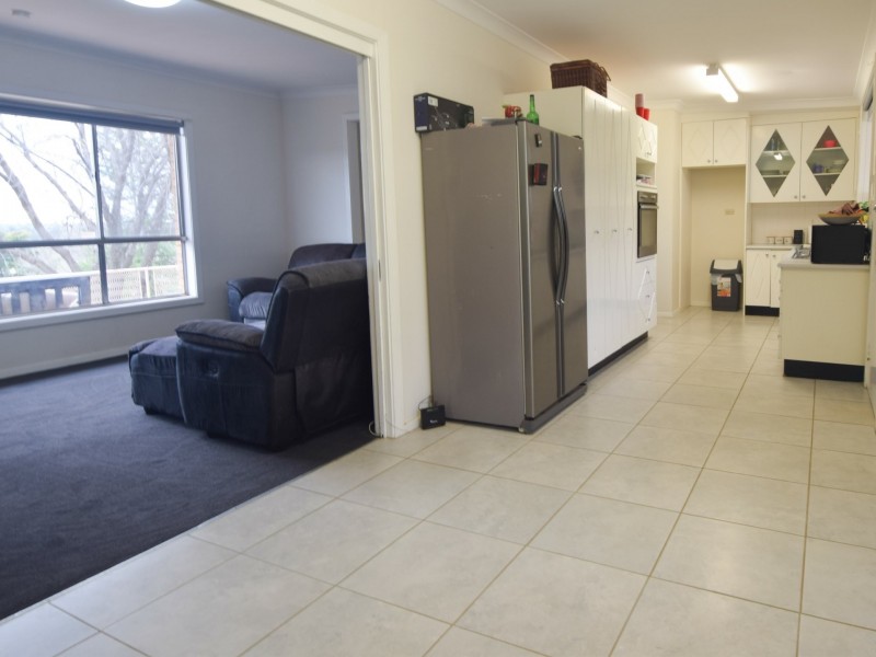 6 Milong Street, Young NSW 2594