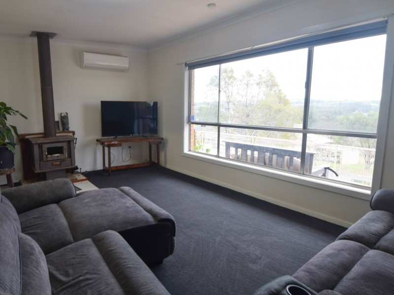 6 Milong Street, Young NSW 2594