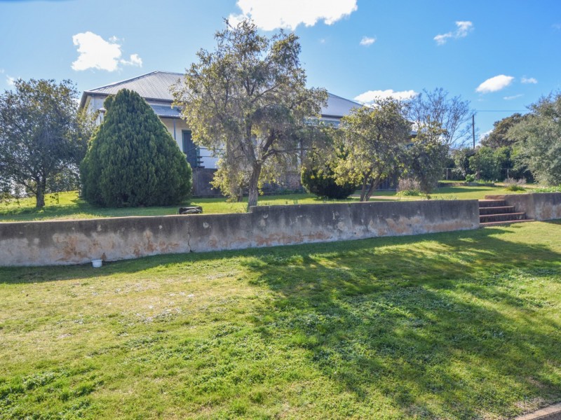 51-53 Edwards Street, Young NSW 2594