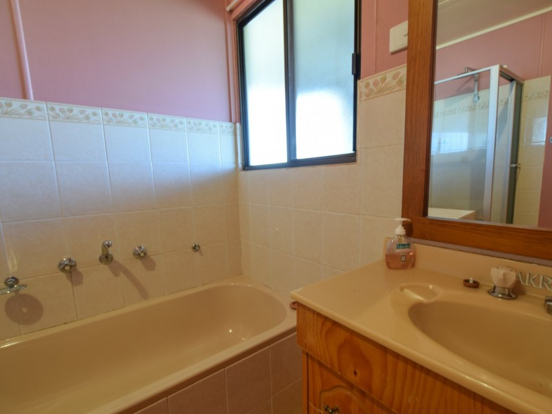 88 Willawong Street, Young NSW 2594