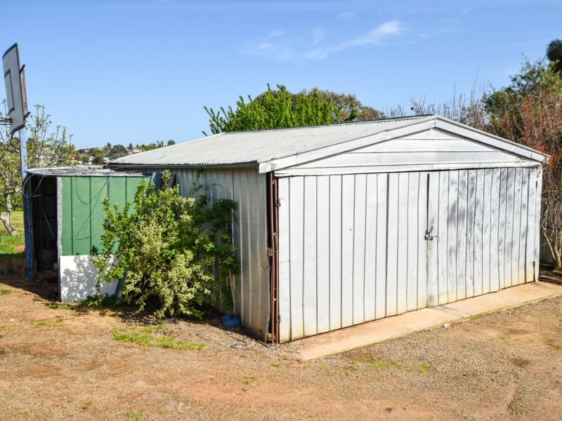 88 Willawong Street, Young NSW 2594