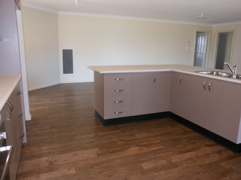13 Jordon, Young NSW 2594