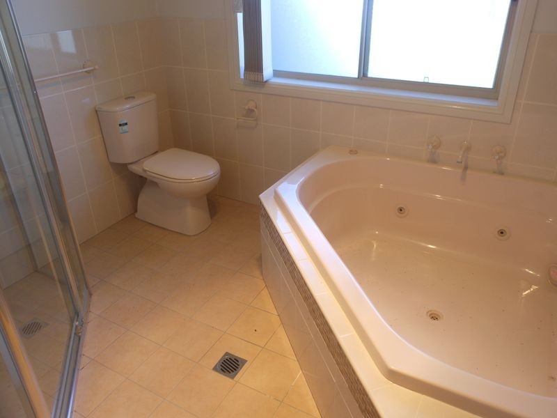 13 Jordon, Young NSW 2594