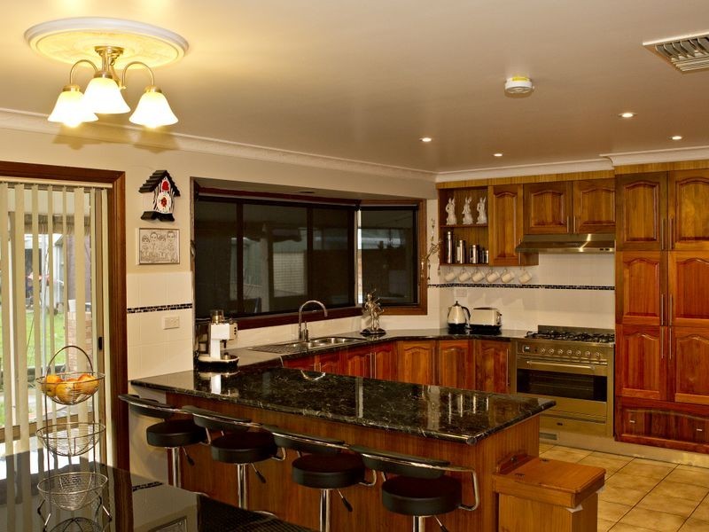 79 Binalong Street, Young NSW 2594