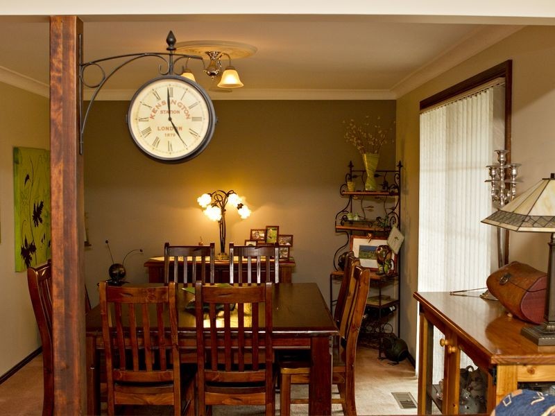 79 Binalong Street, Young NSW 2594