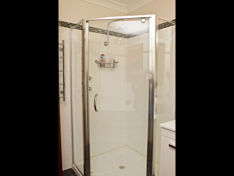 79 Binalong Street, Young NSW 2594