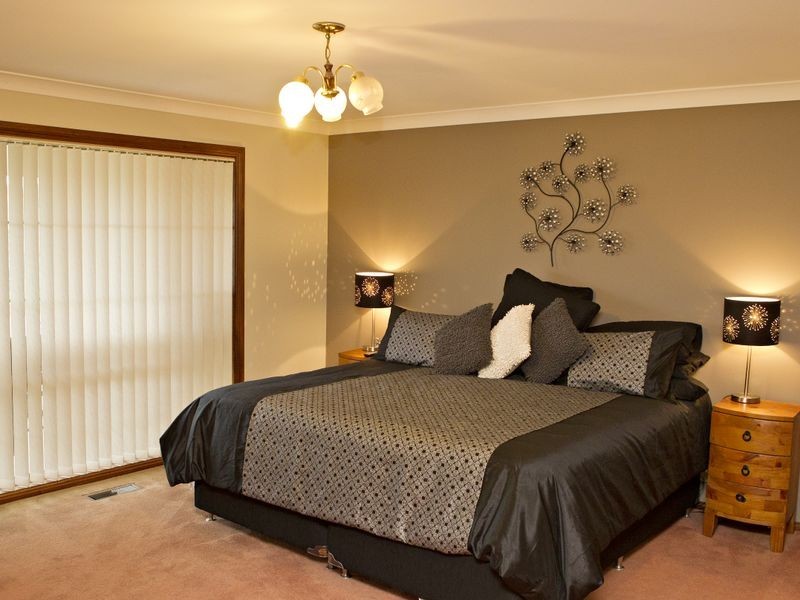 79 Binalong Street, Young NSW 2594