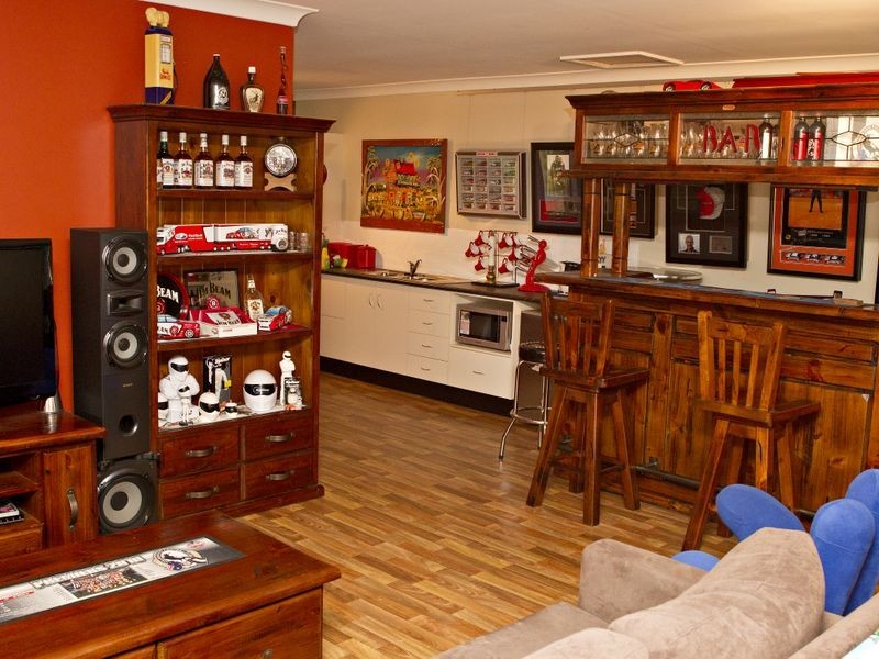 79 Binalong Street, Young NSW 2594