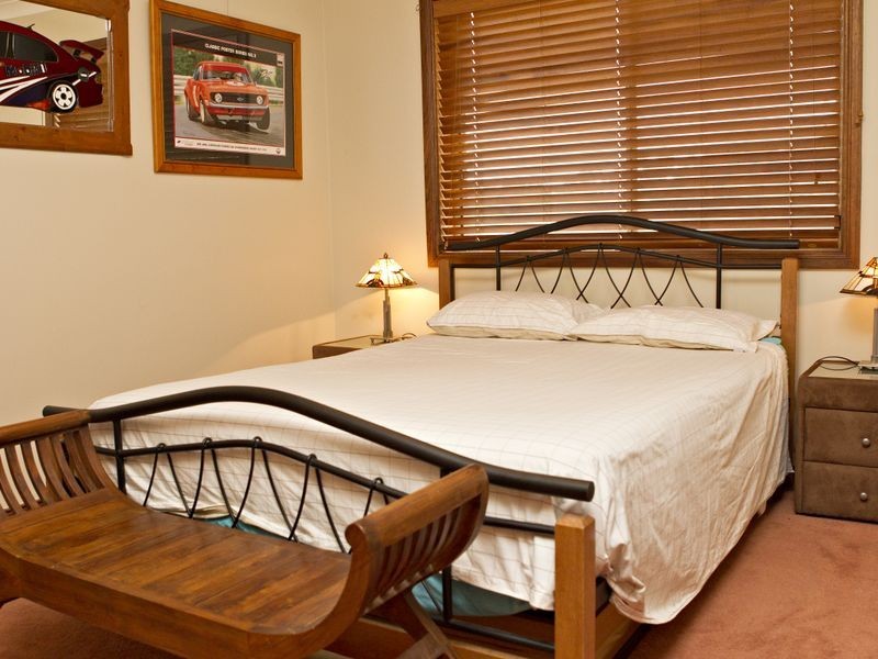 79 Binalong Street, Young NSW 2594