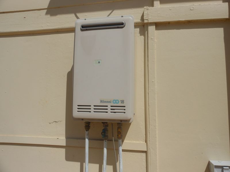 2 Stoneridge, Young NSW 2594