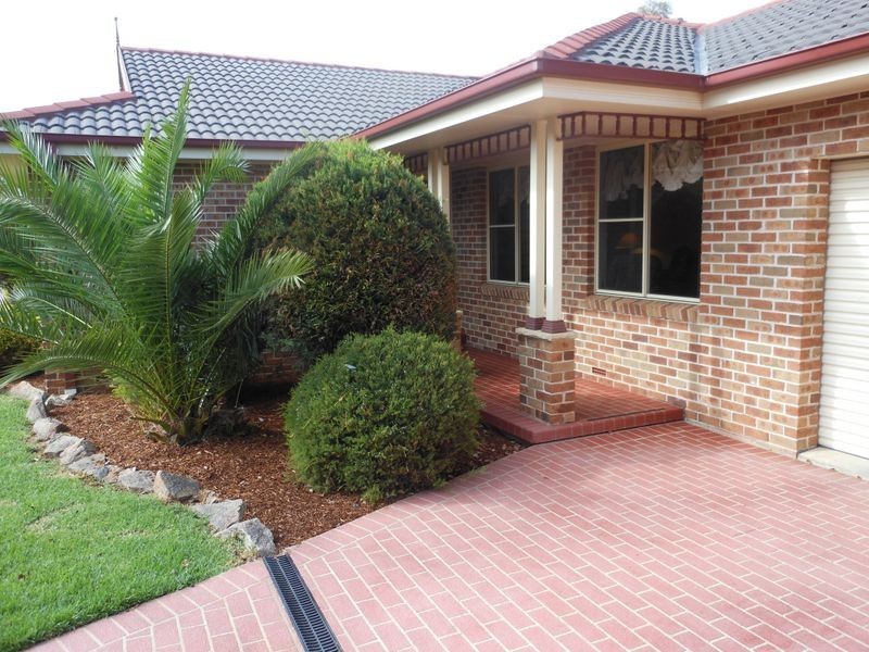 4 Tadros Ave, Young NSW 2594