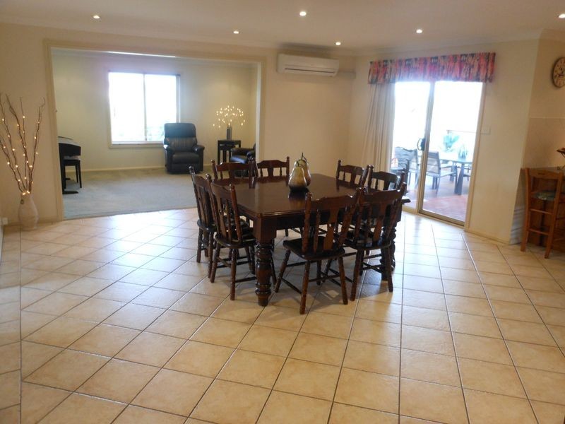 4 Tadros Ave, Young NSW 2594