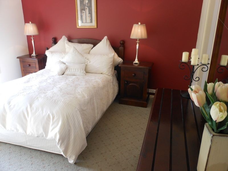 4 Tadros Ave, Young NSW 2594