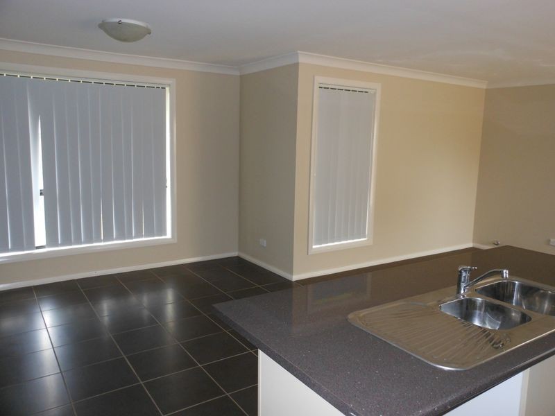 12 Hambrook Place, Young NSW 2594
