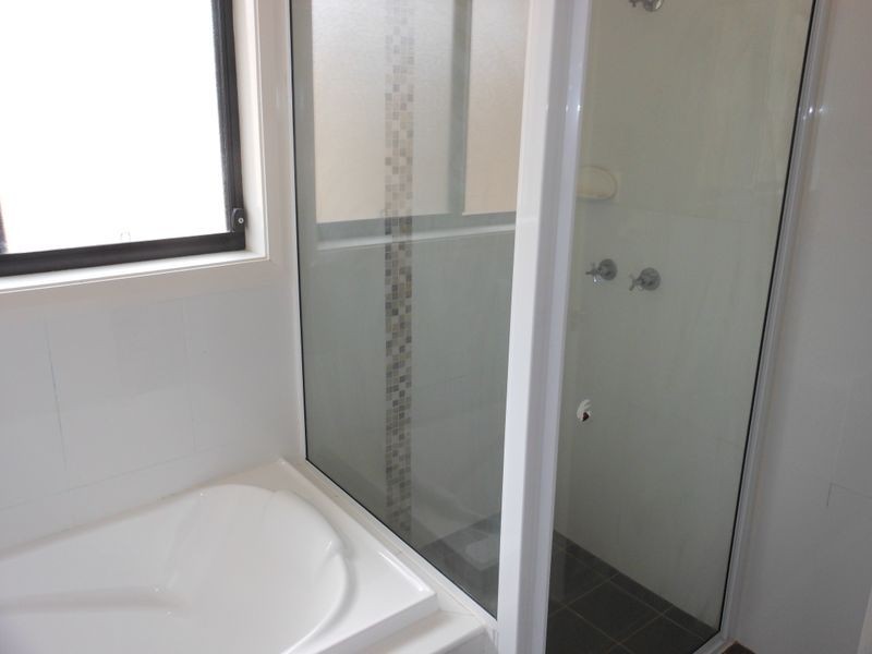 12 Hambrook Place, Young NSW 2594