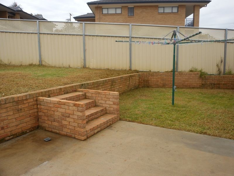 12 Hambrook Place, Young NSW 2594