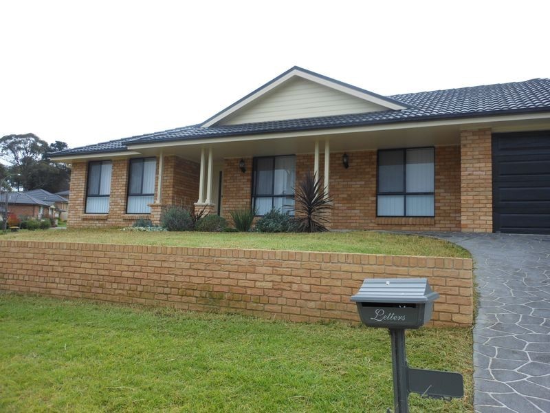 12 Hambrook Place, Young NSW 2594
