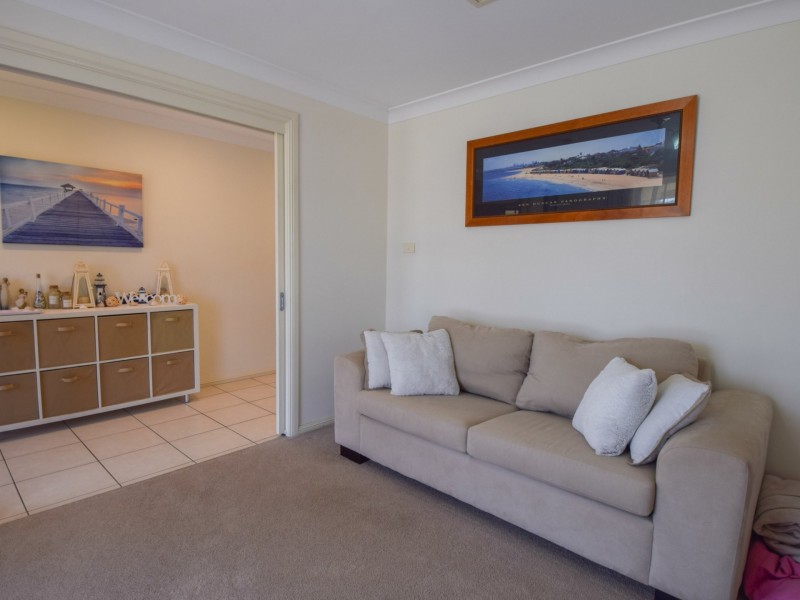 6 Settlers Place, Young NSW 2594