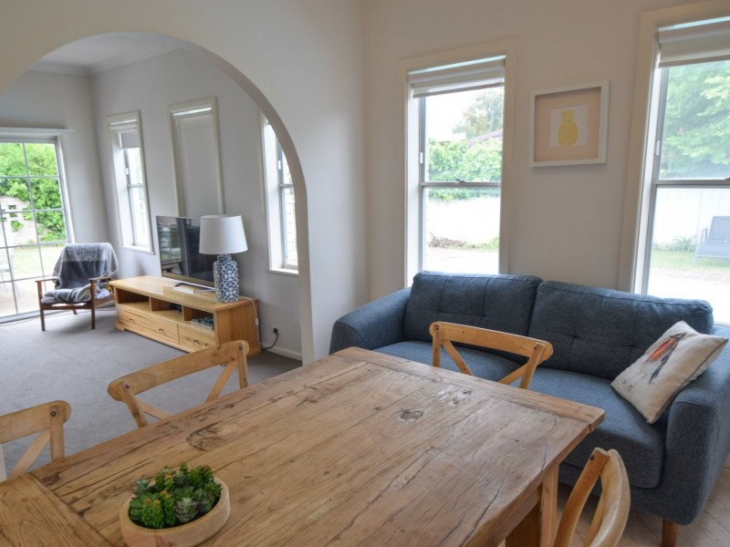 10 Normoyle Crescent, Young NSW 2594