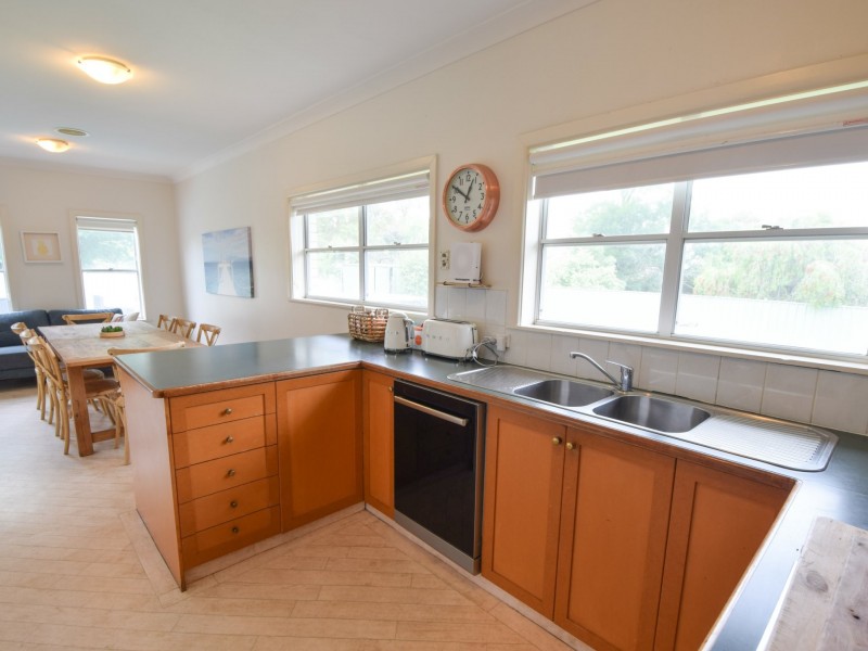 10 Normoyle Crescent, Young NSW 2594