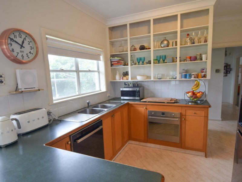 10 Normoyle Crescent, Young NSW 2594