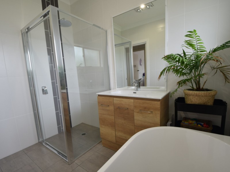 10 Normoyle Crescent, Young NSW 2594