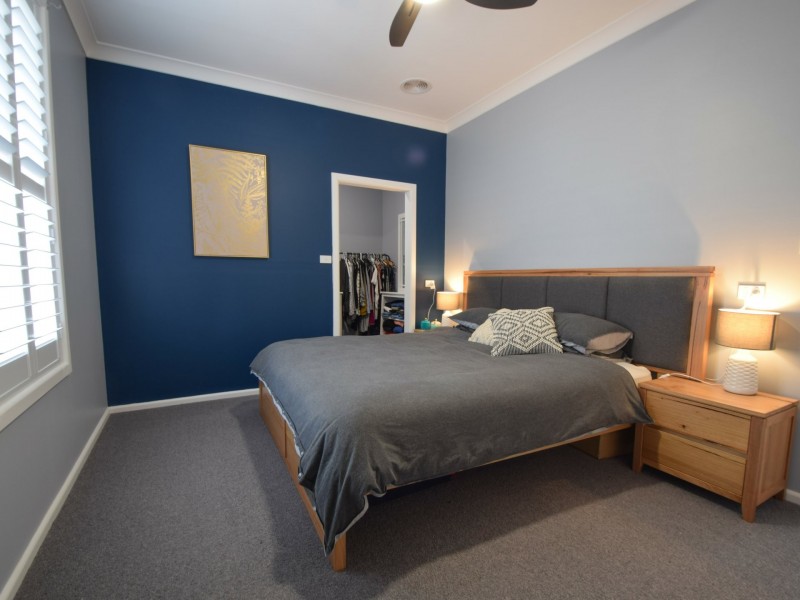 10 Normoyle Crescent, Young NSW 2594