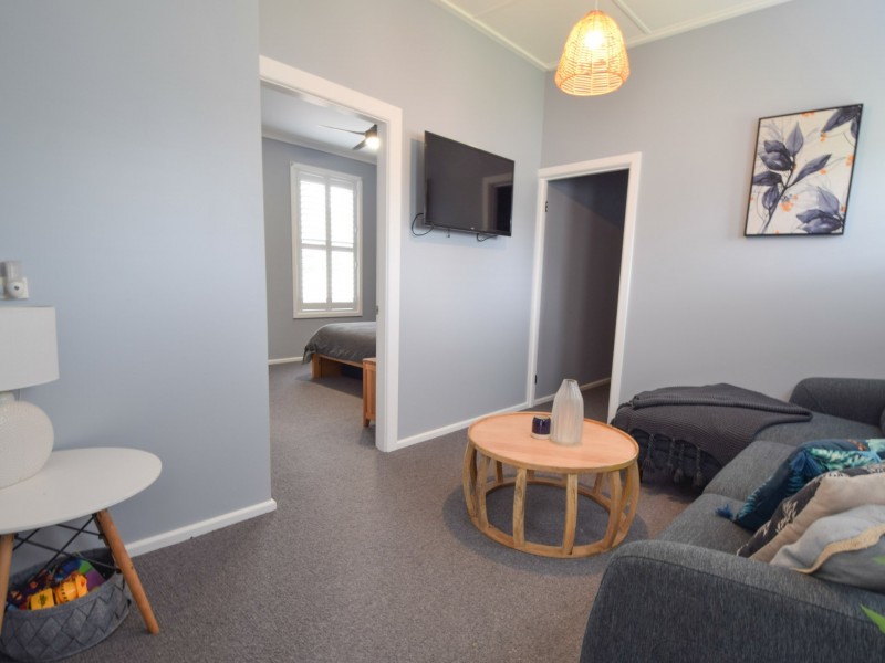 10 Normoyle Crescent, Young NSW 2594