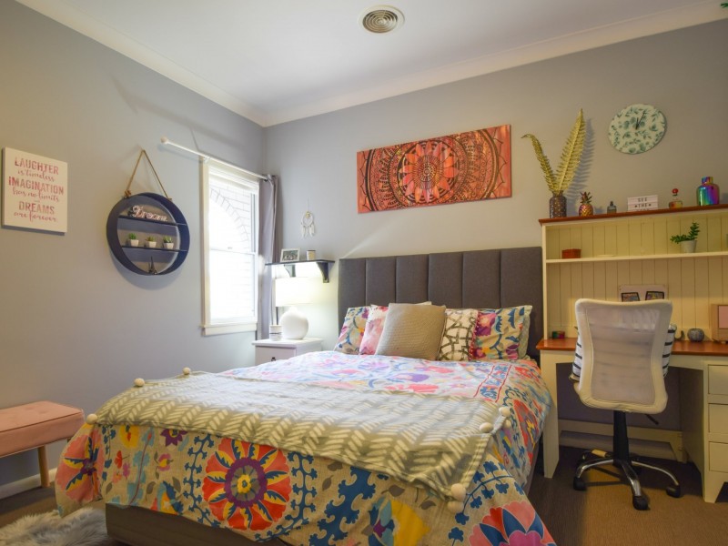 10 Normoyle Crescent, Young NSW 2594