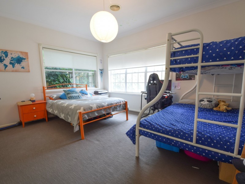 10 Normoyle Crescent, Young NSW 2594