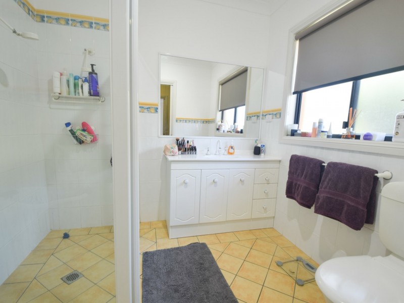 15 Matthew Street, Young NSW 2594