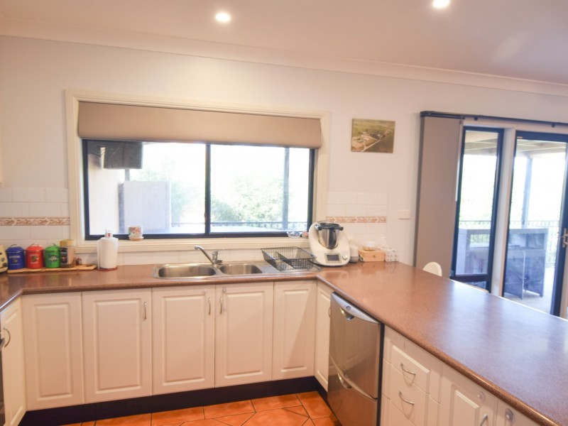 15 Matthew Street, Young NSW 2594