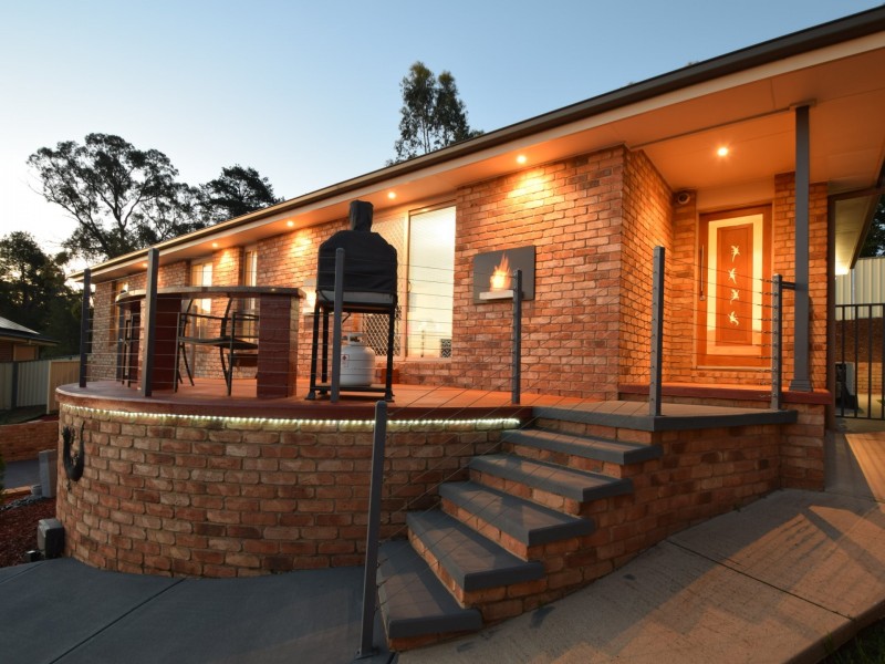 6 Hambrook Place, Young NSW 2594