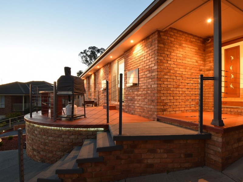 6 Hambrook Place, Young NSW 2594