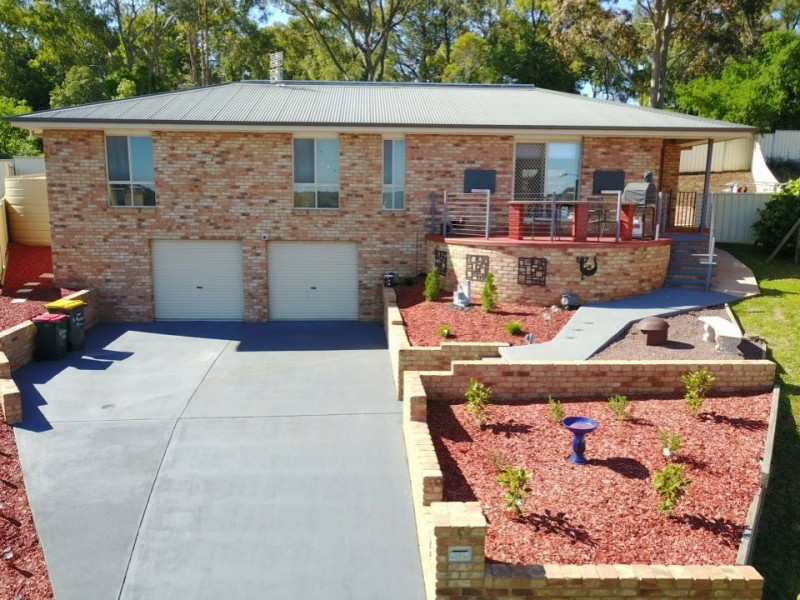 6 Hambrook Place, Young NSW 2594